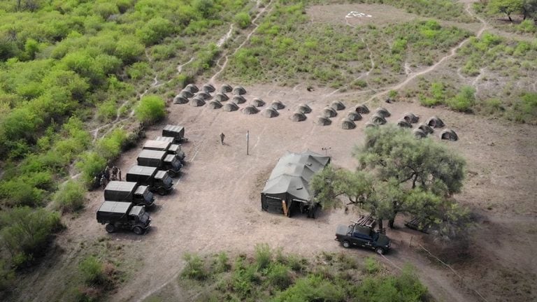 Campamento del Operativo Integración Norte de refuerzo en la frontera argentina. (Defensa)