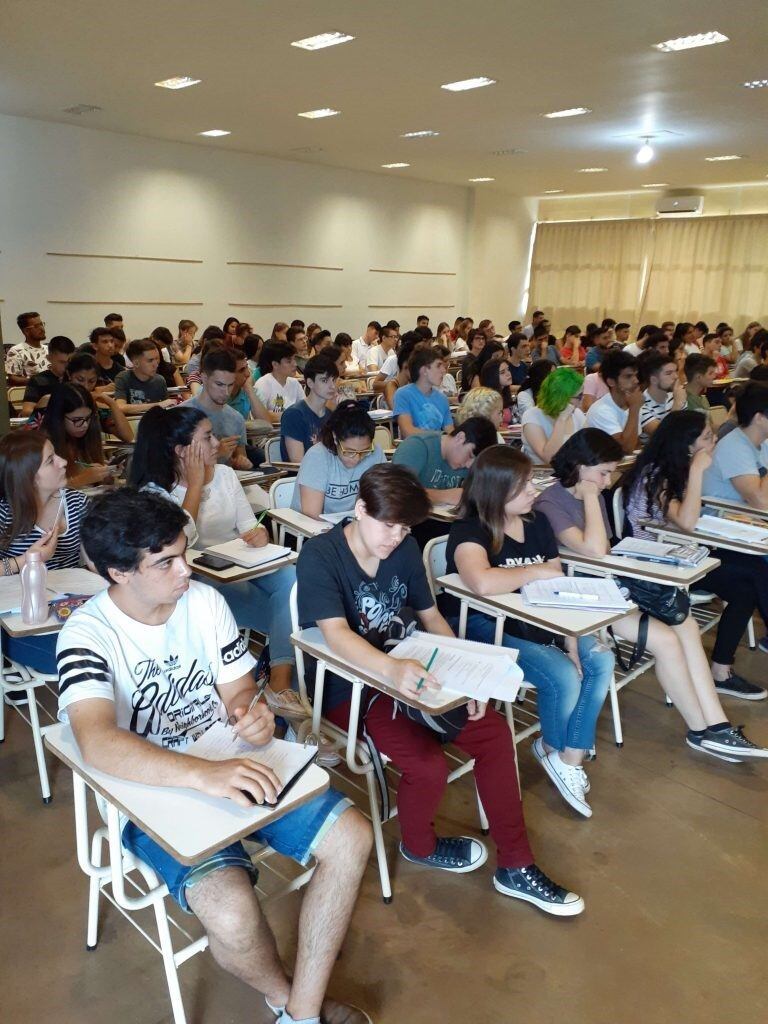 Ingresantes de las carreras de la Facultad de Ciencias Exactas, Químicas y Naturales de Misiones. (Prensa Fac. )