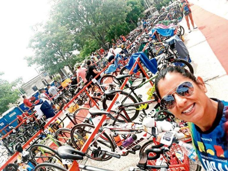 Belén Sosa en el triatlón de nado, carrera pedreste y bicicleta. (Deportes Misiones y El Territorio)