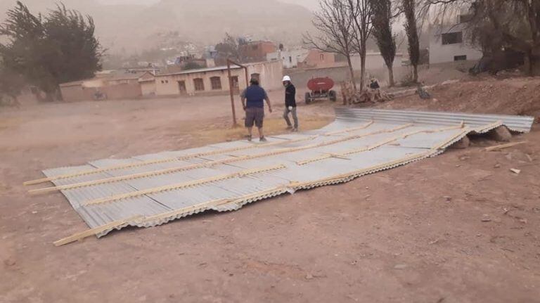 El viento llegó a soplar a unos 100km/h en localidades del norte jujeño provocando daños, aunque afortunadamente no hubo que lamentar víctimas.