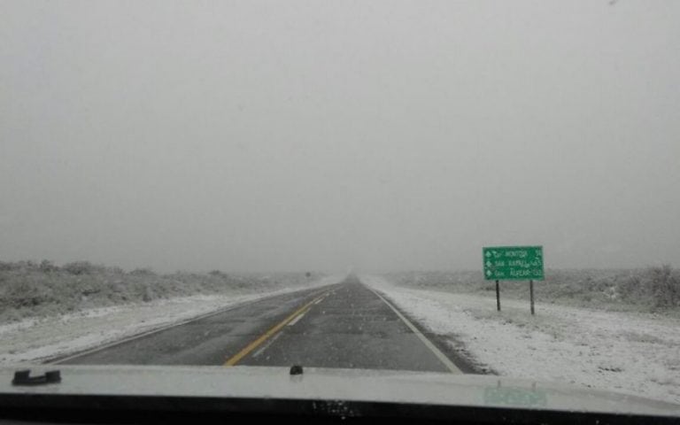 Hay alerta por intensas nevadas en la zona cordillerana.