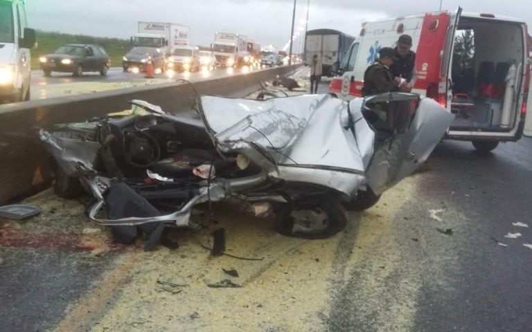 Choque múltiple en autopista Bs A- La PLata