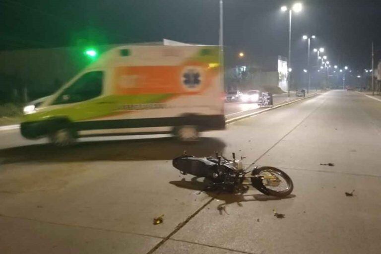 El chofer de una ambulancia tuvo que asistir a una embarazada por no tener más personal