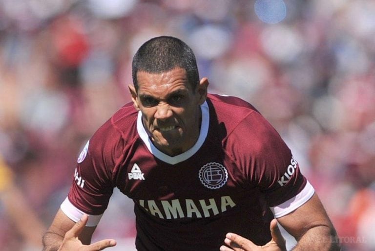 José Sand goleador histórico de Lanús