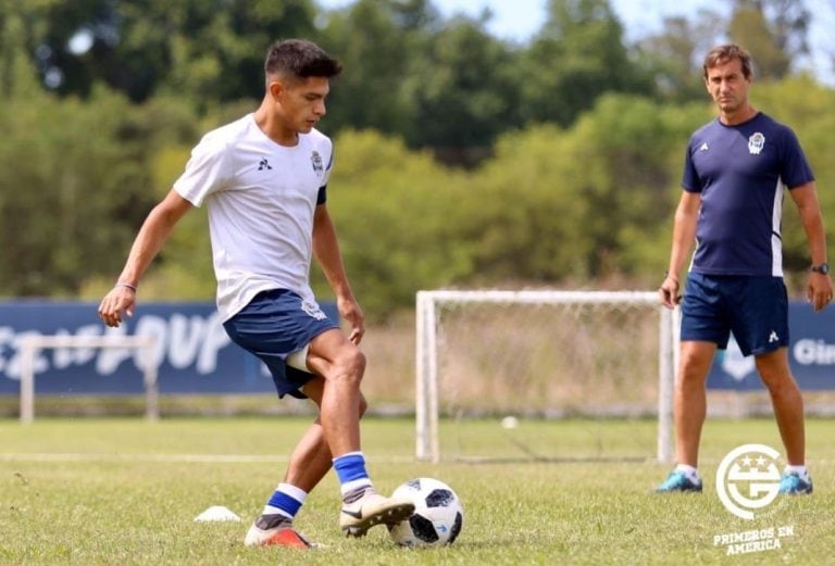 Diego Maradona volvió a ausentarse al entrenamiento de Gimnasia. (Twitter)