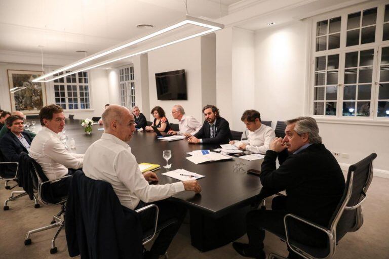 Alberto Fernández junto a Horacio Rodríguez Larreta y Axel Kicillof. (Foto: Presidencia)