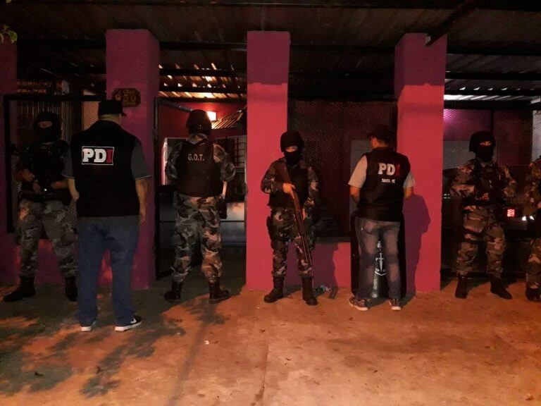 Veintena de allanamientos en la región por tres homicidios. (Ministerio de Seguridad)