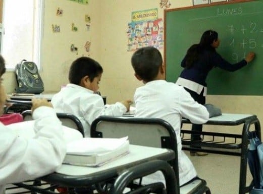 La idea del Gobierno provincial es que después del 10 de diciembre iniciar el ciclo lectivo 2020 sin deudas en el sector educativo