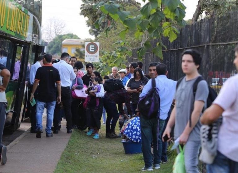 Los micros no ingresan a la Terminal de Posadas. (Foto: El Territorio)