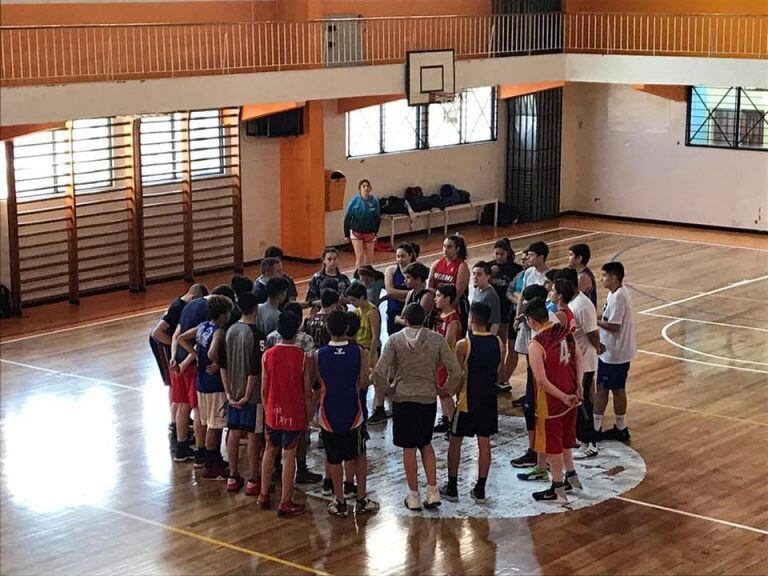 Clínica de Basquet