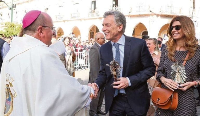 Cargnello saluda al presidente Mauricio Macri en el Milagro (La Nación)