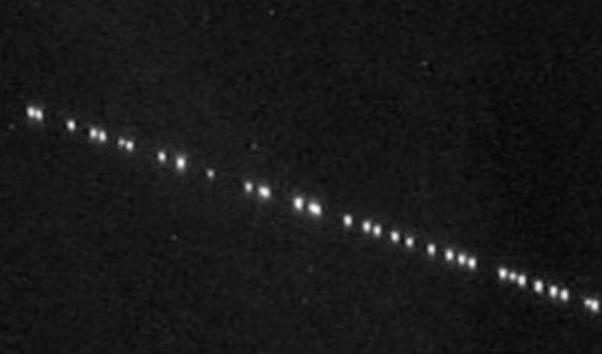 Qué era la hilera de luces en el cielo que alarmó a los vecinos del sur cordobés