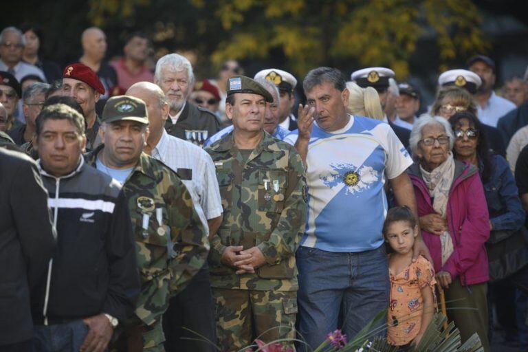 Homenaje a Veteranos y Caídos en Malvinas.