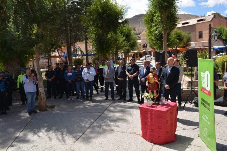 "La policía turística es una de las más capacitadas y eso ayuda a potenciar la actividad turística", afirmó Meyer en Tilcara.