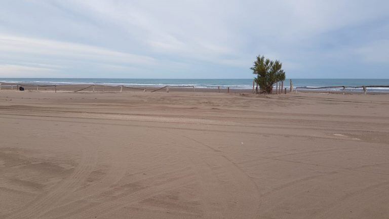 arena en la costanera de Claromecó