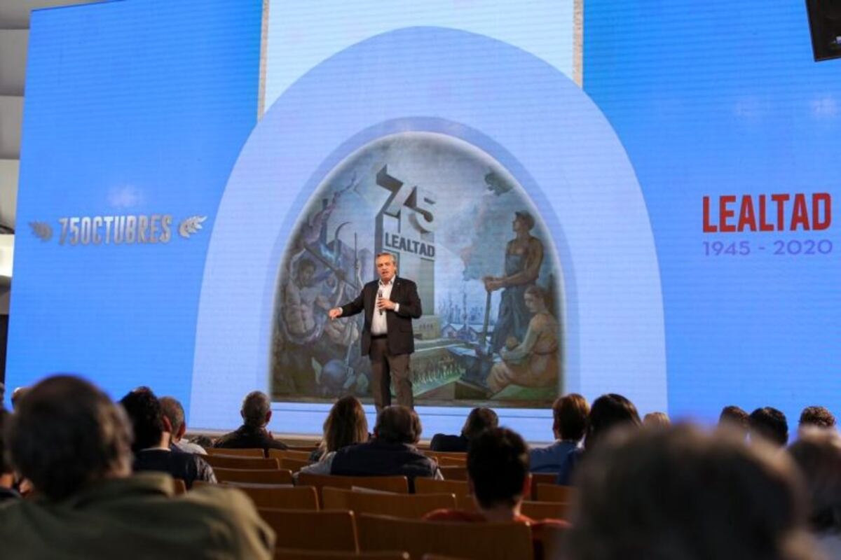 Alberto Fernández en el día de la Lealtad: "A la Argentina enferma por la pandemia la curará el peronismo"