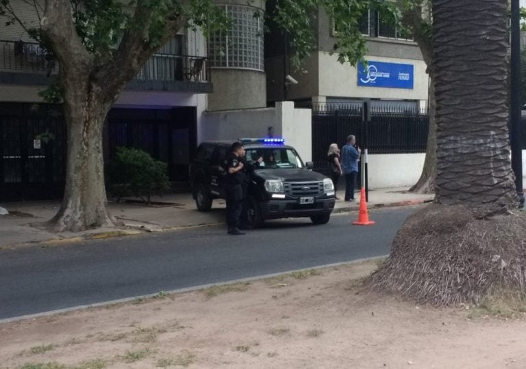 Estudiantes de cuarto  y quinto año coparon el centro y los barrios en el marco del ya tradicional banderazo. (@belitaonline)