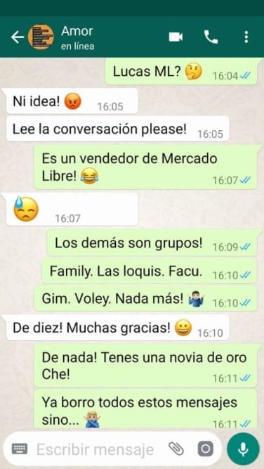 Encontró un celular en la calle, escribió para devolverlo y el novio de la dueña le hizo un insólito pedido.