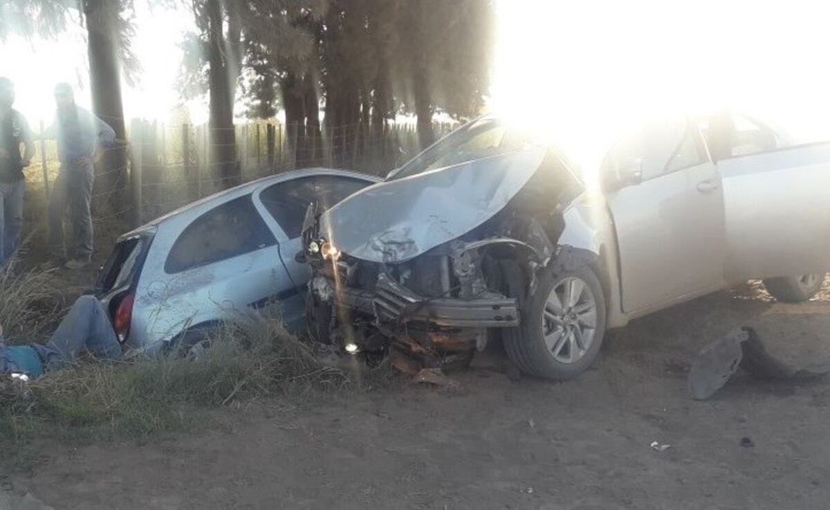 Seis personas resultaron heridas tras un violento choque entre dos autos