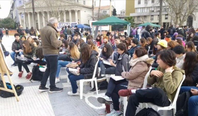 Clases públicas en Plaza de Mayo