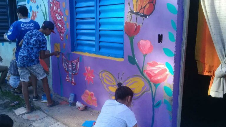 Avanzan los trabajos para que La Favela El Infierniello tenga su plaza de la Navidad.