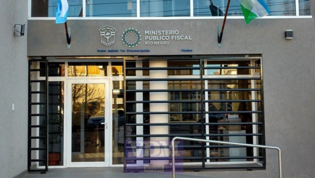 Denuncian que un profesor del ESFA abusó de tres alumnas