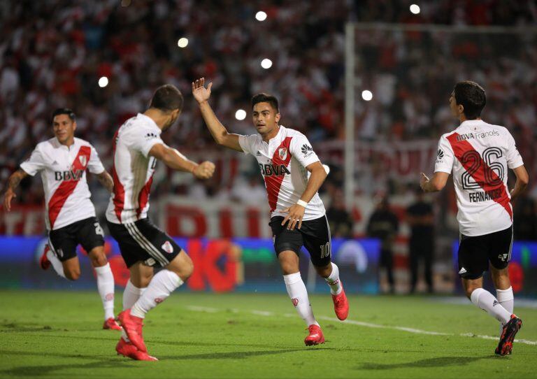 Todo RIver grita el primer gol del partido. Foto: EFE.