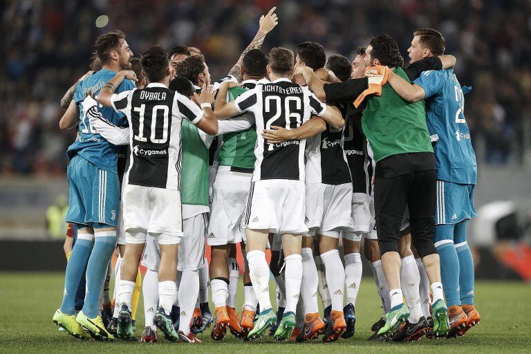 Los jugadores celebran un nuevo título.