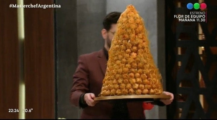 Croquembouche, el plato de pastelería de la gala de eliminación (Foto:Captura Telefé)