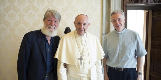 El Padre Pedro Opeka con el Papa Francisco