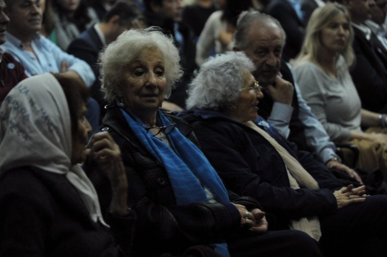 Abuelas de Plaza de Mayo. (Federico López Claro?