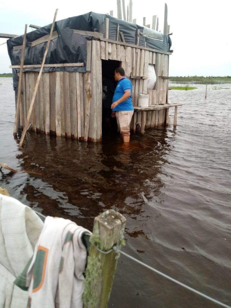 En Concepción el agua inundó las viviendas rurales.