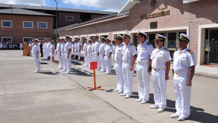 Ceremonia de entrega de medallas y diplomas a suboficiales
(Foto: Gaceta Marinera)