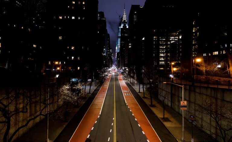 La calle 42, vacía en Nueva York (EFE/EPA/JUSTIN LANE)