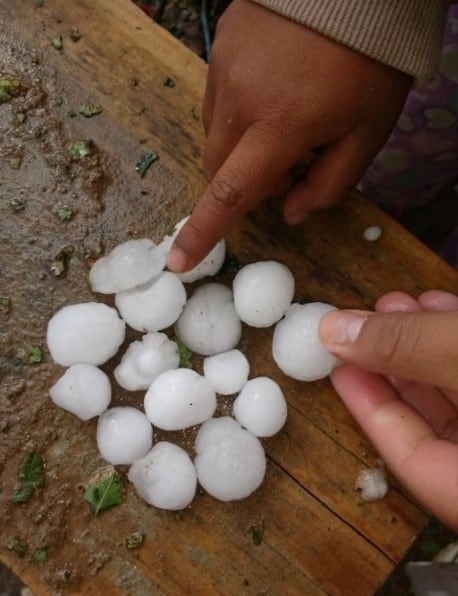 La granizada duró aproximadamente diez minutos y provocó un fuerte descenso de la temperatura.