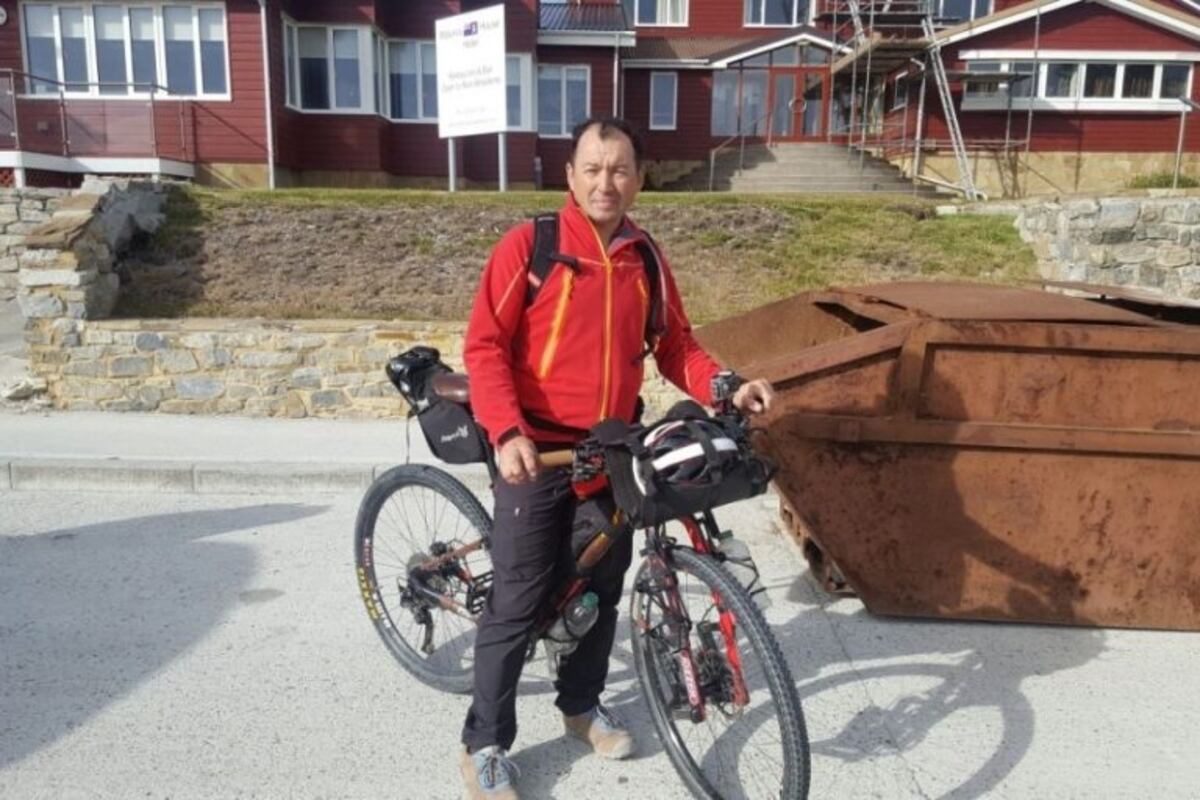 Haciendo relevamiento de ruta en bicicleta quiso volver pedaleando antes de la cuarentena