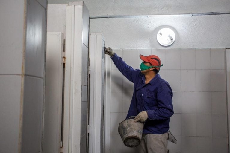 Trabajos de acondicionamiento - Polideportivo Carlos Saúl Menem