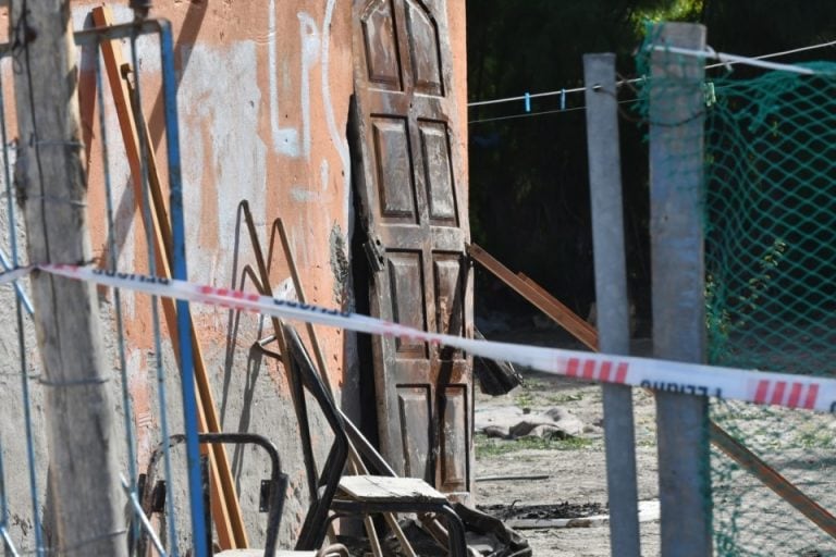 La policía investiga las causas del incendio.