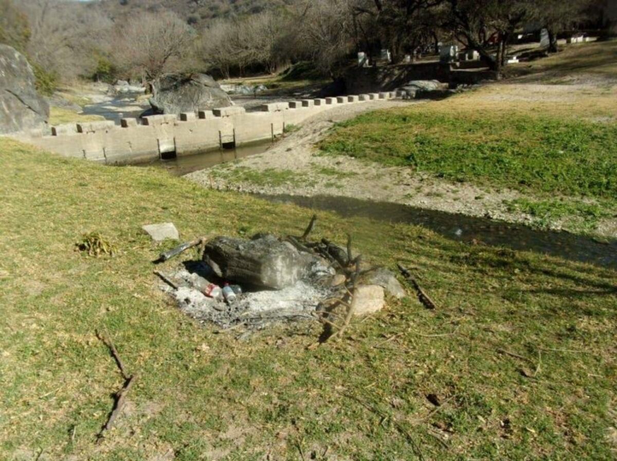 En plena alerta por incendios: cortaron un tacho de basura y lo ...