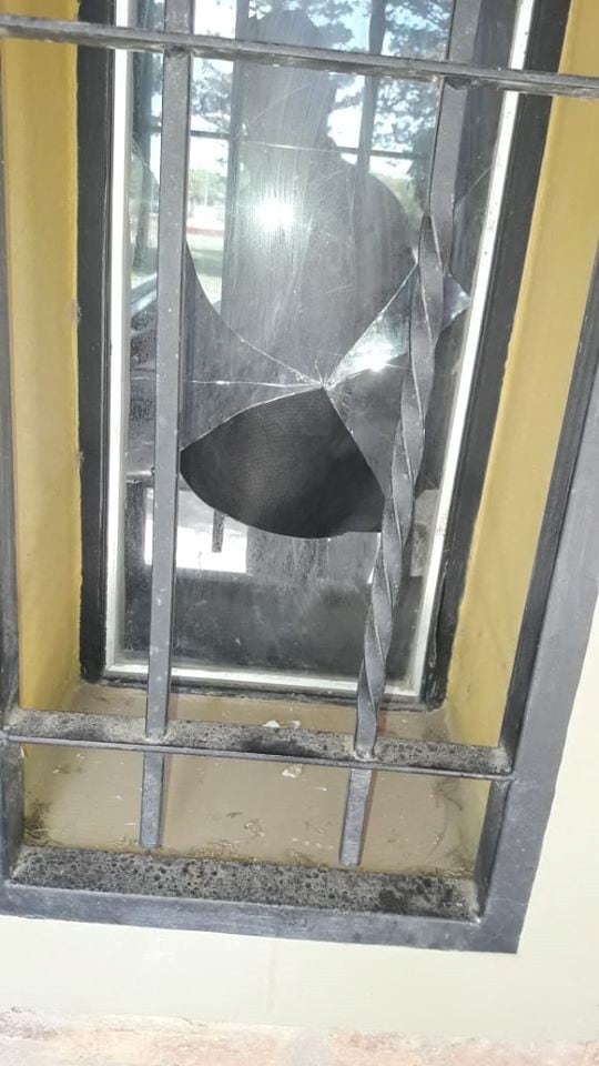 Villa Parque Santa Ana: vandalismo en el Polideportivo