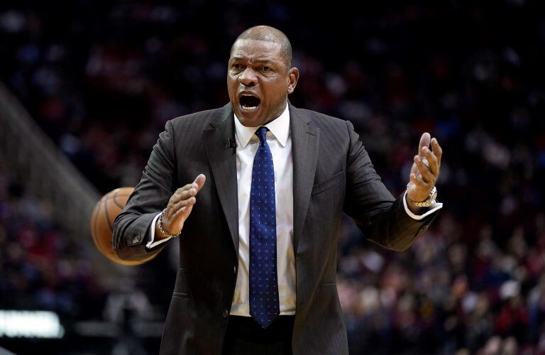 Doc Rivers se fue expulsado por culpa de su hijo. (AP)