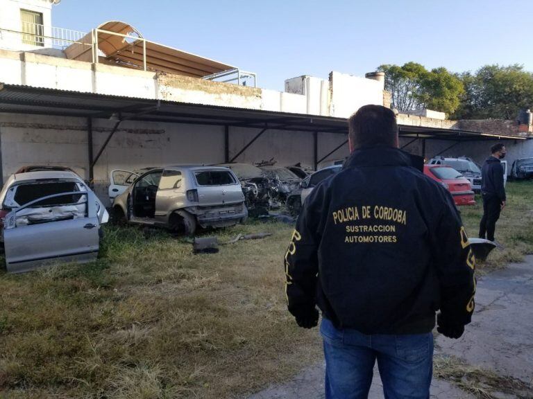 Impresionante secuestro de autopartes en Córdoba.