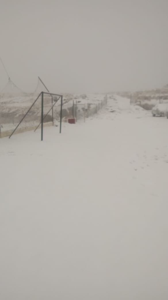 La escuela Ceferino Namuncurá en las Altas Cumbres de Córdoba tras la nevada de este miércoles 22 de mayo. (Noelia Britos, docente)