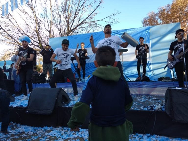 Festejos en el Fan Fest de Carlos Paz.