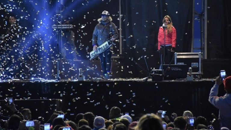 El cantante de Damas Gratis cantó ante unas diez mil personas.