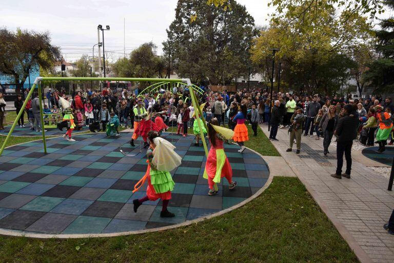 Inauguración de la plazoleta Caseros del barrio Bombal de Ciudad.