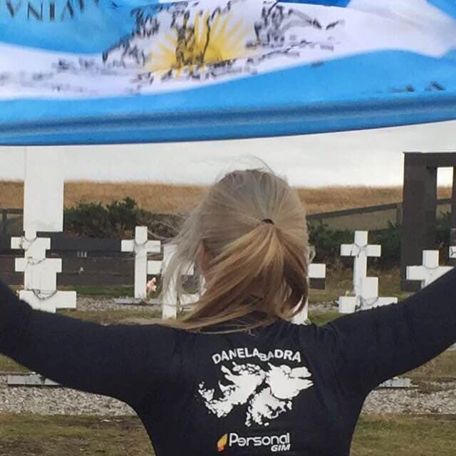 Daniela Badra en el cementerio de Darwin .
@DanielaBradraLapovsky