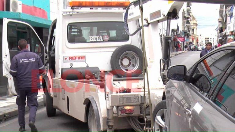 El conductor se resistió y no salió del auto (ElOnce).