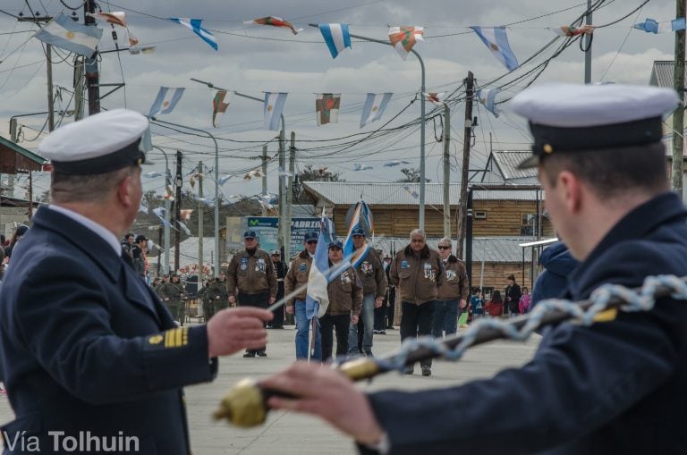 Desfile por el 47° aniversario de Tolhuin