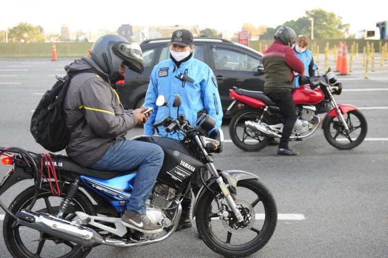 Nuevos controles en los accesos a la Ciudad de Buenos Aires (Foto: Clarín)